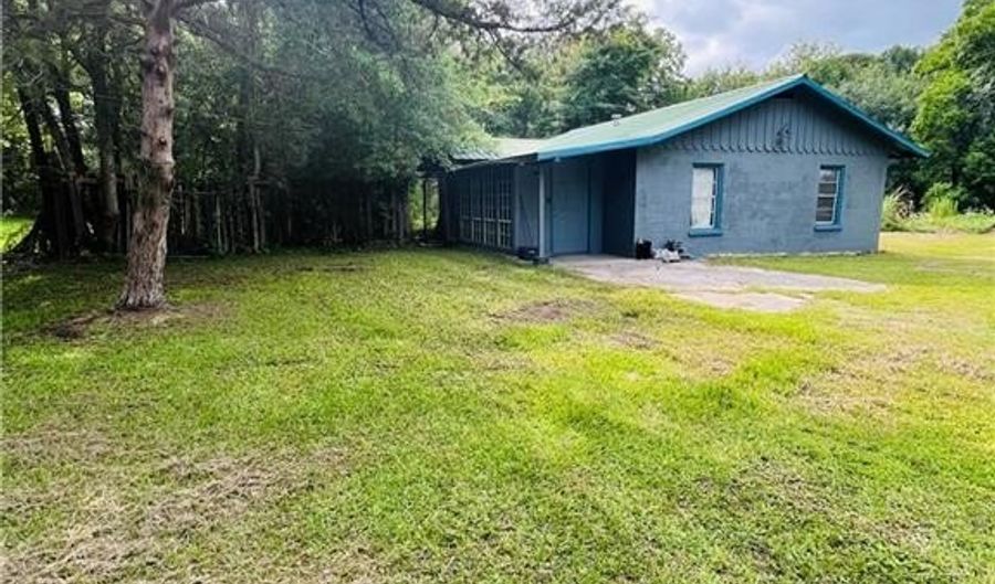 13930 Sprinkle Ave S, Bayou La Batre, AL 36509 - 2 Beds, 1 Bath