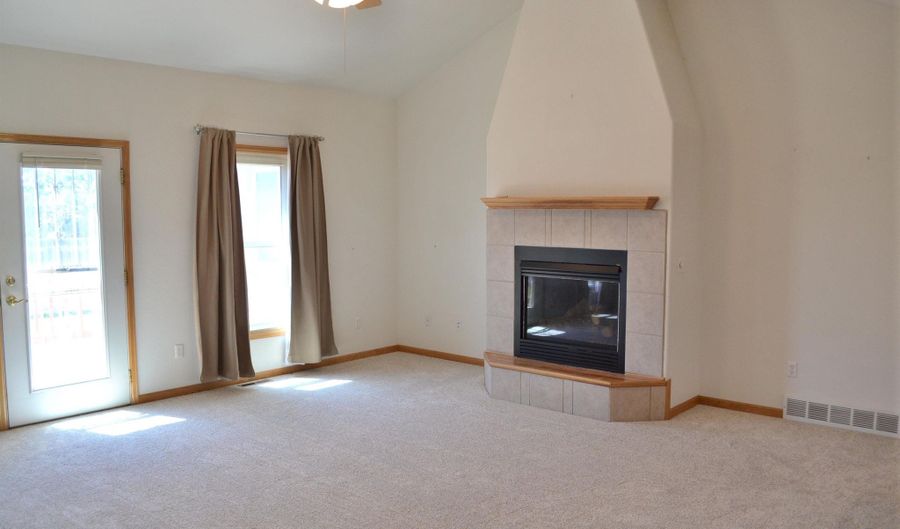 6509 FOXGLOVE Dr, Cheyenne, WY 82009 - 3 Beds, 2 Bath