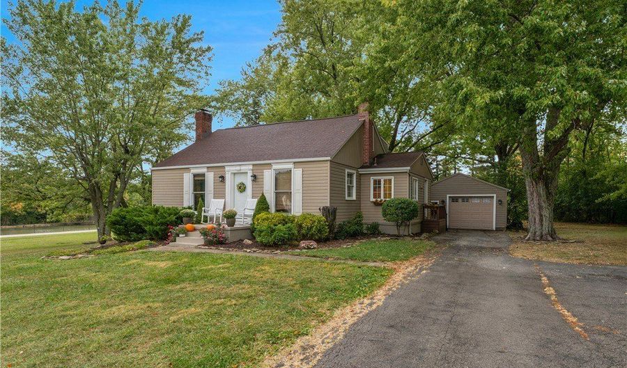 6370 Fairview Rd, Austintown, OH 44515 - 3 Beds, 2 Bath