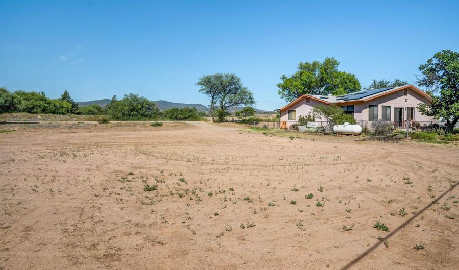 1280 W Peterson Rd, Camp Verde, AZ 86322 - 3 Beds, 3 Bath