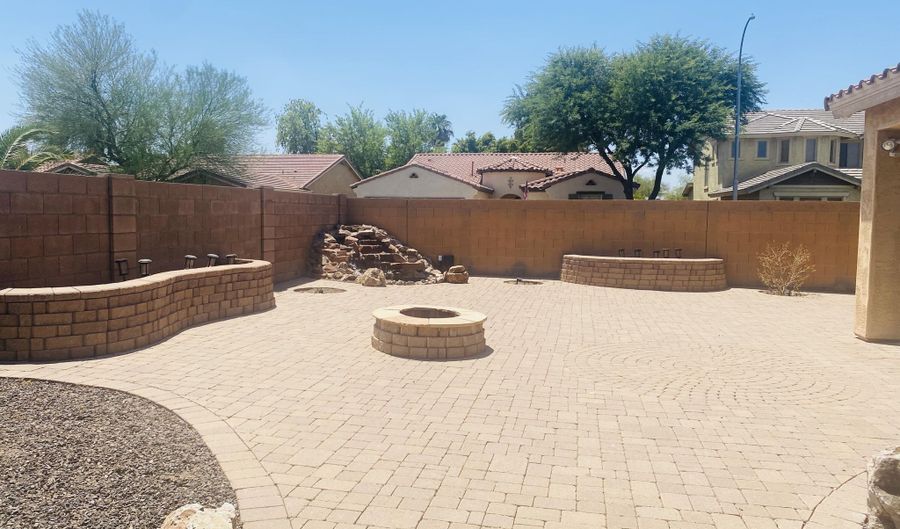453 W LANTANA Pl, Chandler, AZ 85248 - 3 Beds, 2 Bath