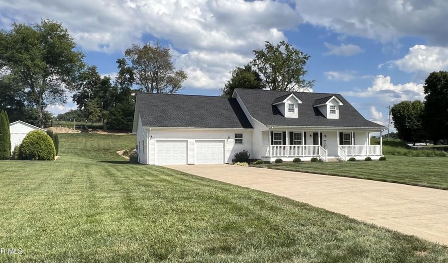 463 Pine Ridge Dr, Afton, TN 37616 - 4 Beds, 3 Bath