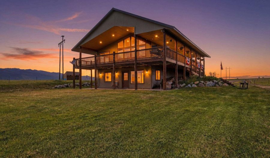 136 Goslin Loop, Cascade, ID 83611 - 3 Beds, 3 Bath