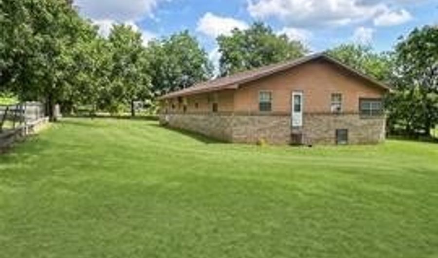 463 W 10th St, Atoka, OK 74525 - 3 Beds, 3 Bath