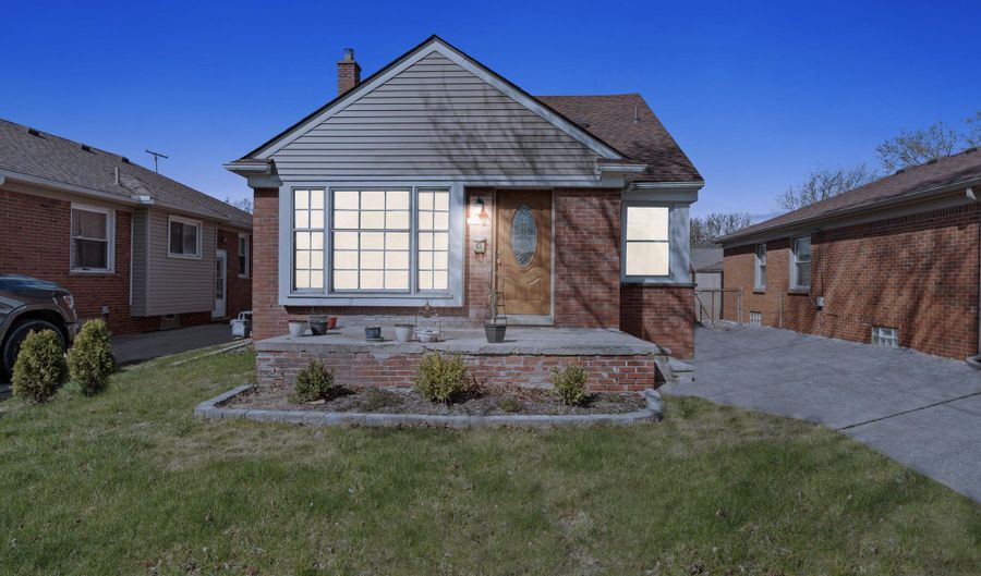 7210 Buckingham Ave, Allen Park, MI 48101 - 3 Beds, 2 Bath