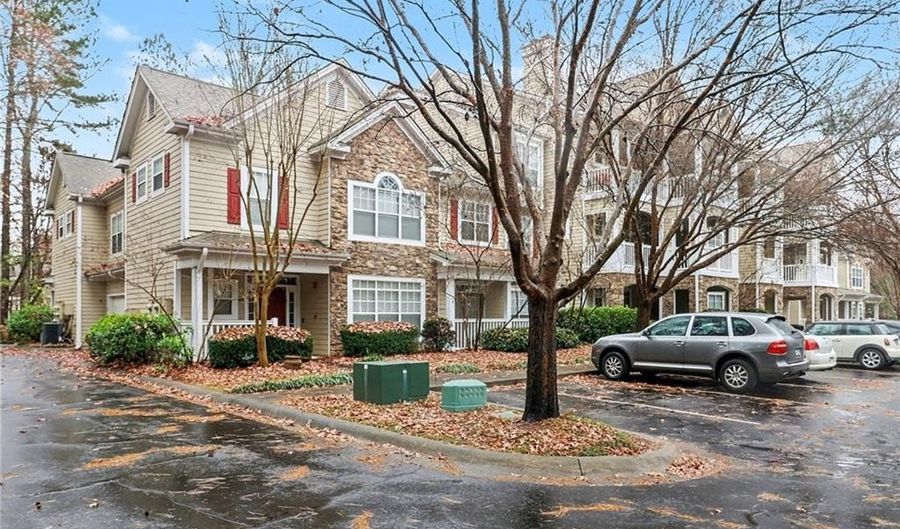 933 Sandringham Dr 933, Alpharetta, GA 30004 - 2 Beds, 2 Bath