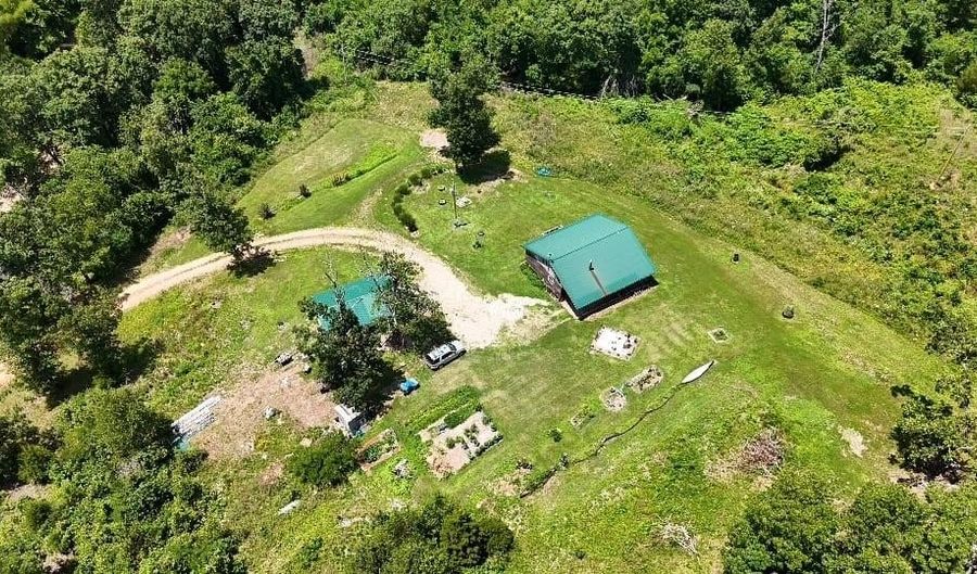 2240 Racetrack Hollow Rd, Anderson, MO 64831 - 2 Beds, 1 Bath