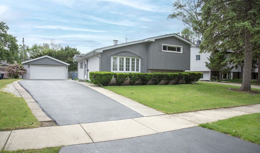 921 S Iowa Ave, Addison, IL 60101 - 3 Beds, 2 Bath