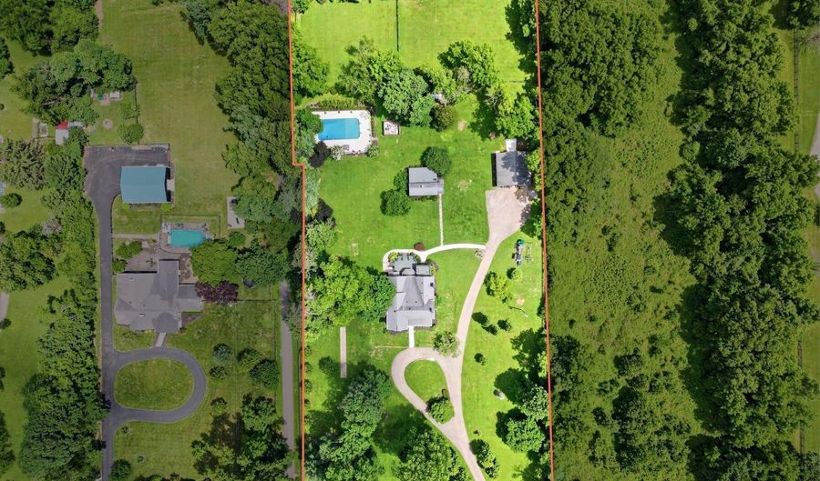 11005 Park Rd, Anchorage, KY 40223 - 5 Beds, 4 Bath