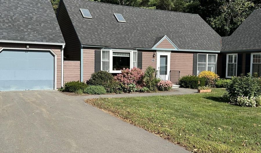 37 Cortland Cir 37, Bangor, ME 04401 - 3 Beds, 2 Bath