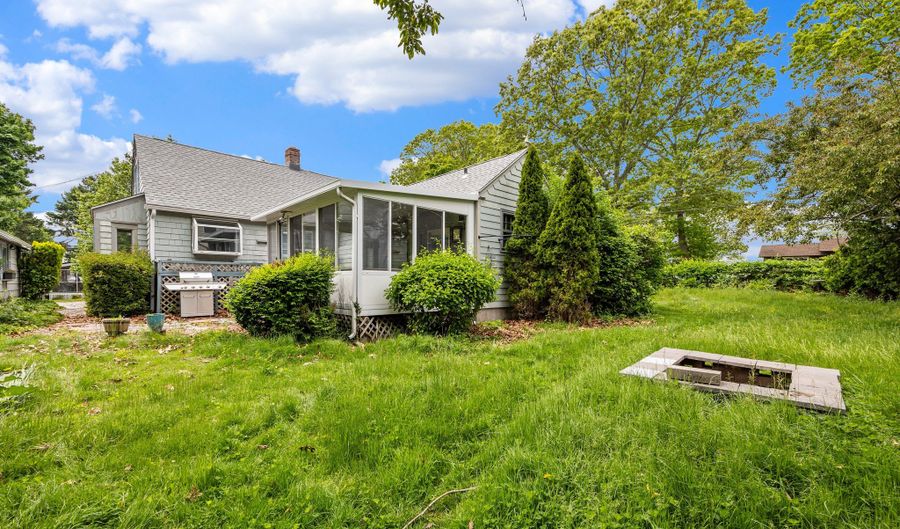 40 Uncas Rd, Clinton, CT 06413 - 3 Beds, 2 Bath