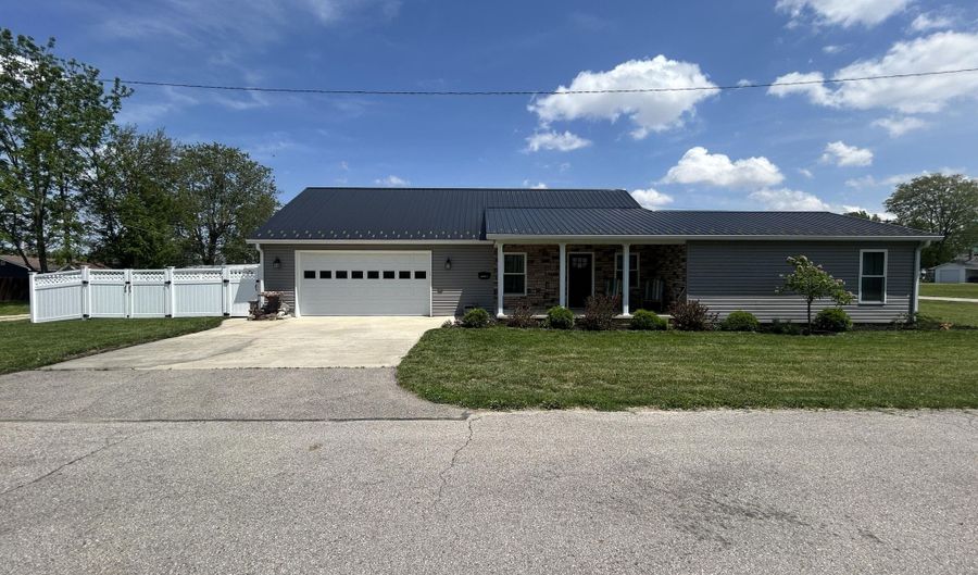 307 W Washington St, Arcanum, OH 45304 - 3 Beds, 2 Bath