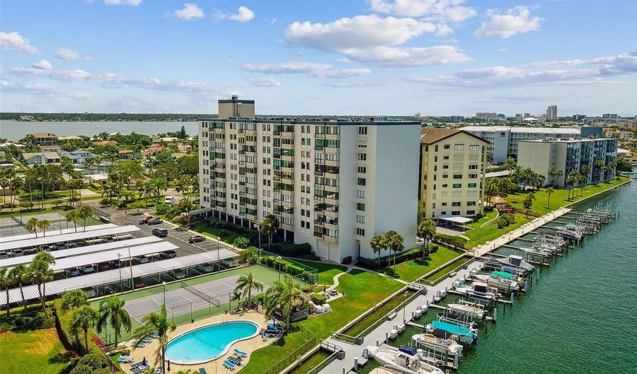 660 ISLAND Way 305, Clearwater Beach, FL 33767 - 3 Beds, 2 Bath