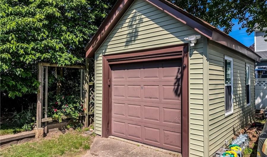 58 Richard St, Cranston, RI 02910 - 3 Beds, 2 Bath