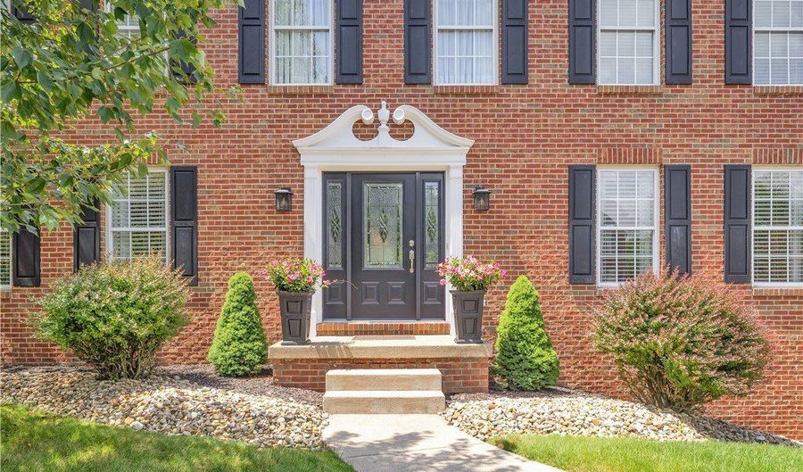 9107 Cherry Blossom Dr, Adams Twp., PA 16046 - 4 Beds, 4 Bath