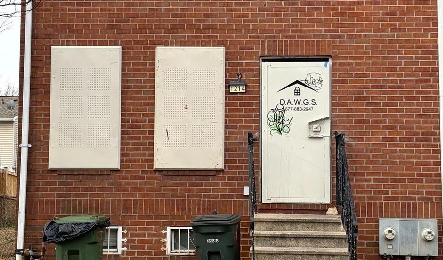 1214 N WOODYEAR St, Baltimore, MD 21217 - 3 Beds, 2 Bath