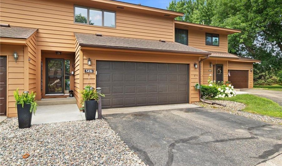 5419 Upper 147th St W, Apple Valley, MN 55124 - 3 Beds, 3 Bath