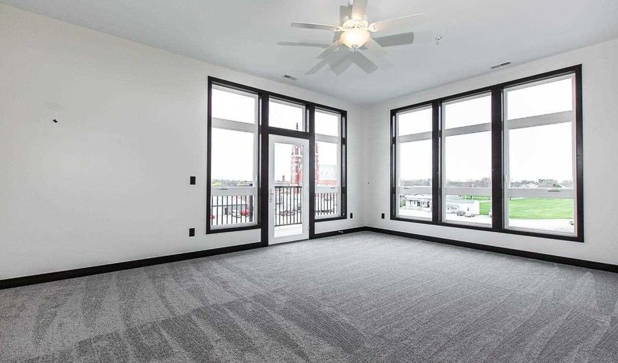 120 Twin Steeples NE Ste 215, Dyersville, IA 52040 - 1 Beds, 1 Bath