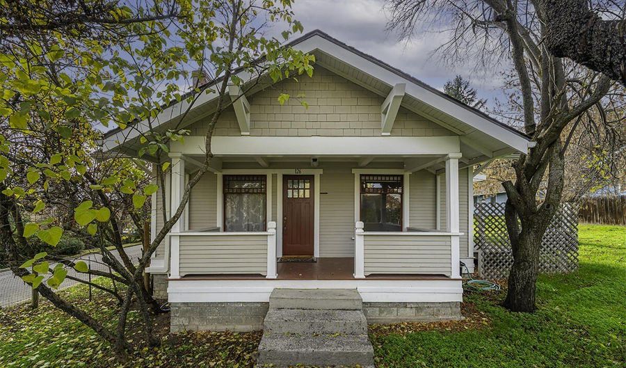 126 Nursery St, Ashland, OR 97520 - 4 Beds, 2 Bath