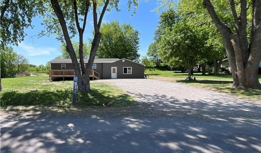 12190 SE 45th Rd, Agency, MO 64401 - 4 Beds, 2 Bath