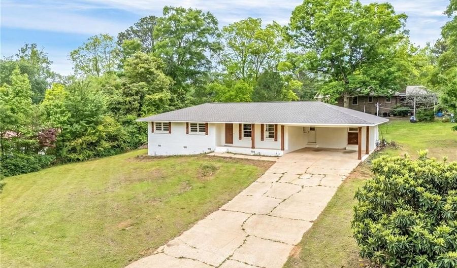 44 CAROL St, Alexander City, AL 35010 - 3 Beds, 2 Bath