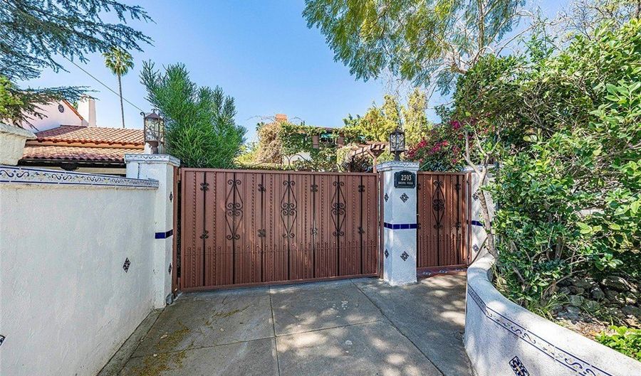 2393 Allen Ave, Altadena, CA 91001 - 6 Beds, 6 Bath