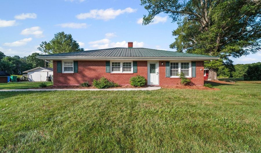 740 Mockingbird Rd, Albemarle, NC 28001 - 3 Beds, 1 Bath