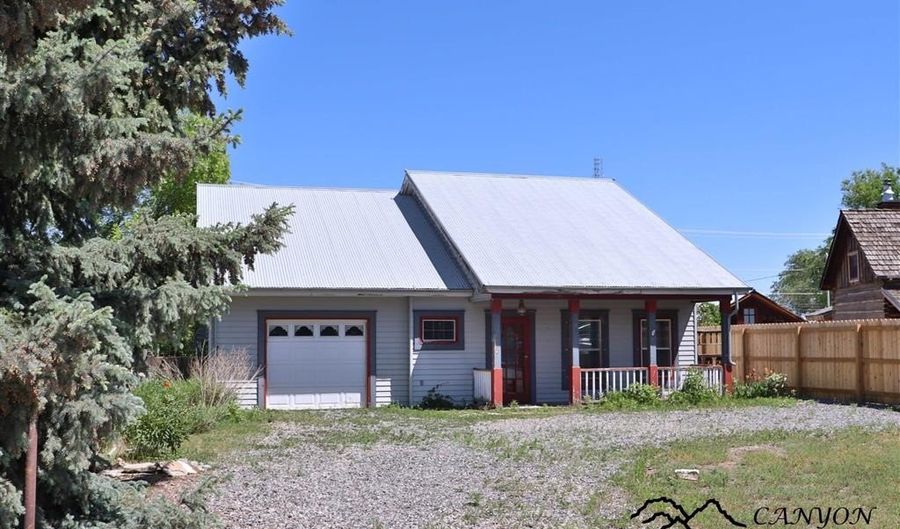 1313 Wyoming Ave, Cody, WY 82414 - 4 Beds, 2 Bath