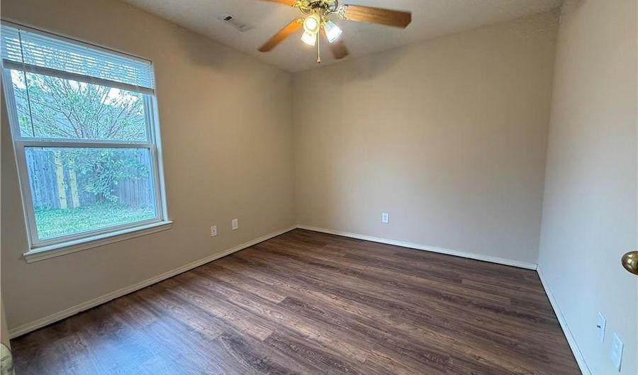 4106 Shadowrock Pl, Bentonville, AR 72712 - 3 Beds, 2 Bath