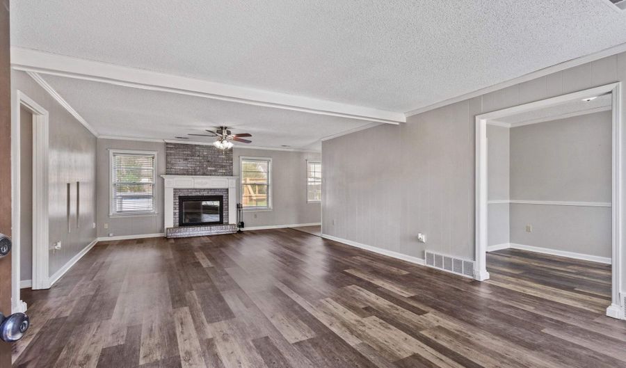 3877 SABAL HILL Dr, Bartlett, TN 38135 - 4 Beds, 2 Bath