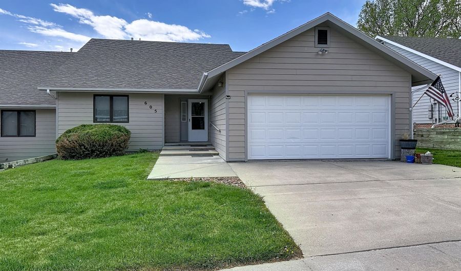 605 W Hogerson St, Buffalo, WY 82834 - 2 Beds, 2 Bath