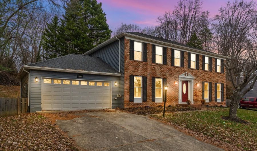 915 CYPRESS POINT Cir, Bowie, MD 20721 - 5 Beds, 4 Bath