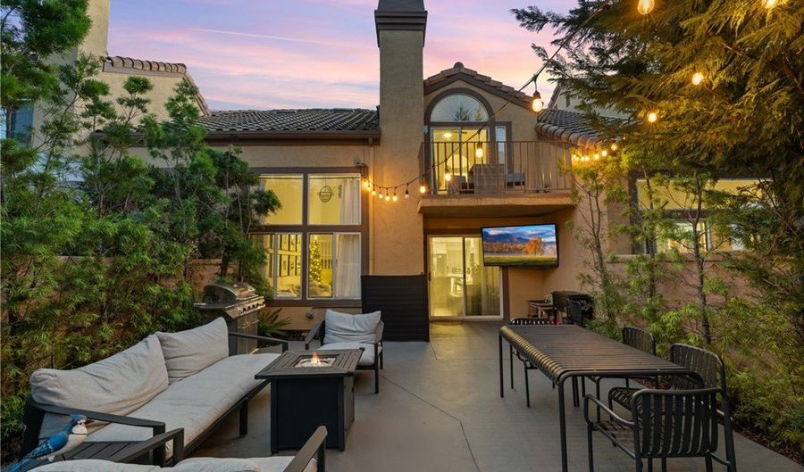 61 Via Abruzzi, Aliso Viejo, CA 92656 - 2 Beds, 3 Bath