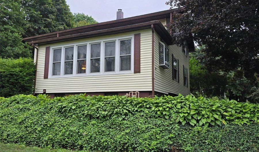 86 S MAIN St, Albion, PA 16401 - 3 Beds, 3 Bath