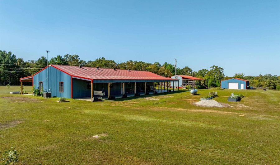 10 Strawberry Valley Rd Rd, Ash Flat, AR 72513 - 4 Beds, 2 Bath