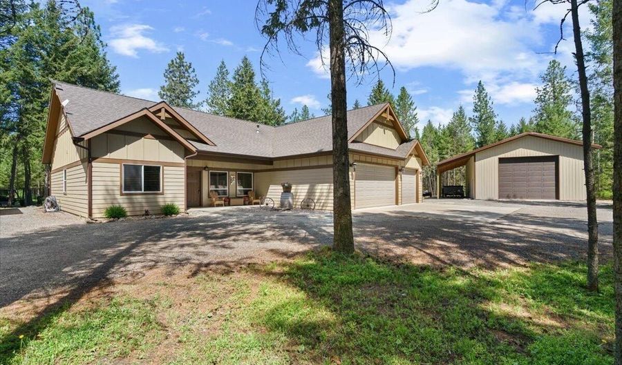 200 DANCING LIGHTS Ln, Athol, ID 83801 - 3 Beds, 2 Bath