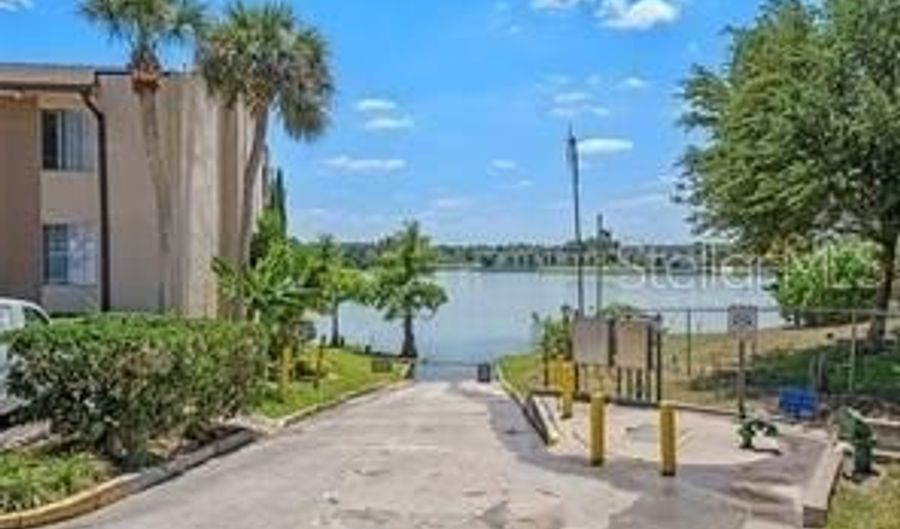 568 ORANGE Dr 48, Altamonte Springs, FL 32701 - 2 Beds, 2 Bath