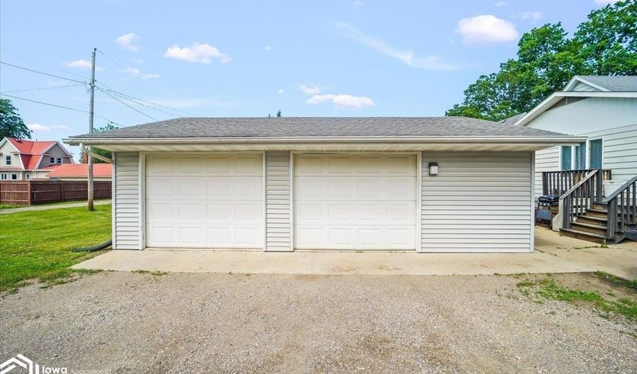 714 2nd Ave, Ackley, IA 50601 - 4 Beds, 2 Bath