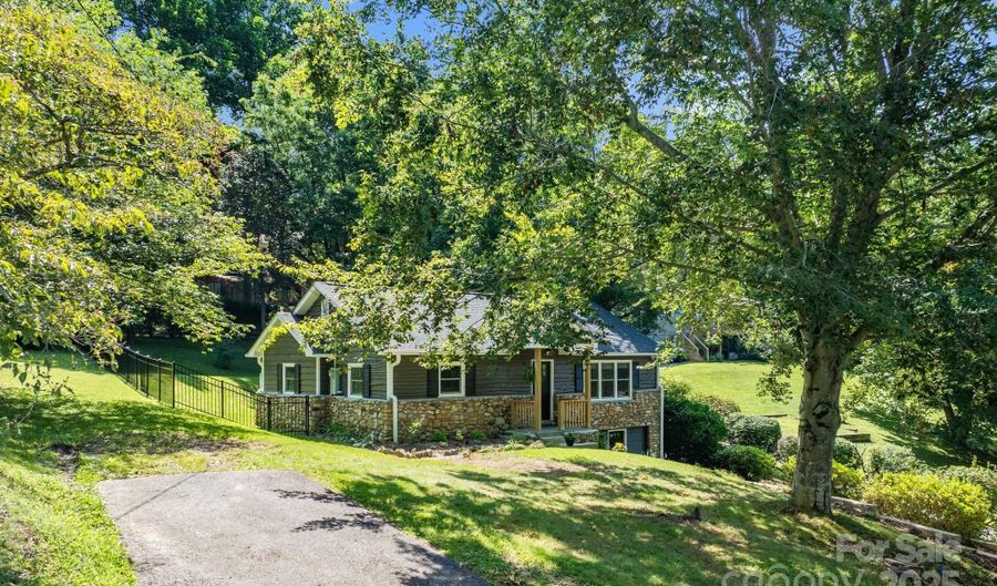 11 Upland Rd, Asheville, NC 28804 - 3 Beds, 3 Bath