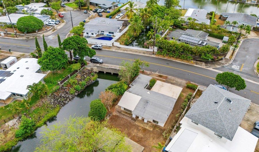 743 Akumu St, Kailua, HI 96734 - 4 Beds, 2 Bath