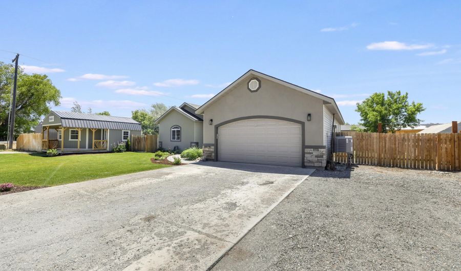 10 El Pino Ln, Carey, ID 83320 - 3 Beds, 2 Bath