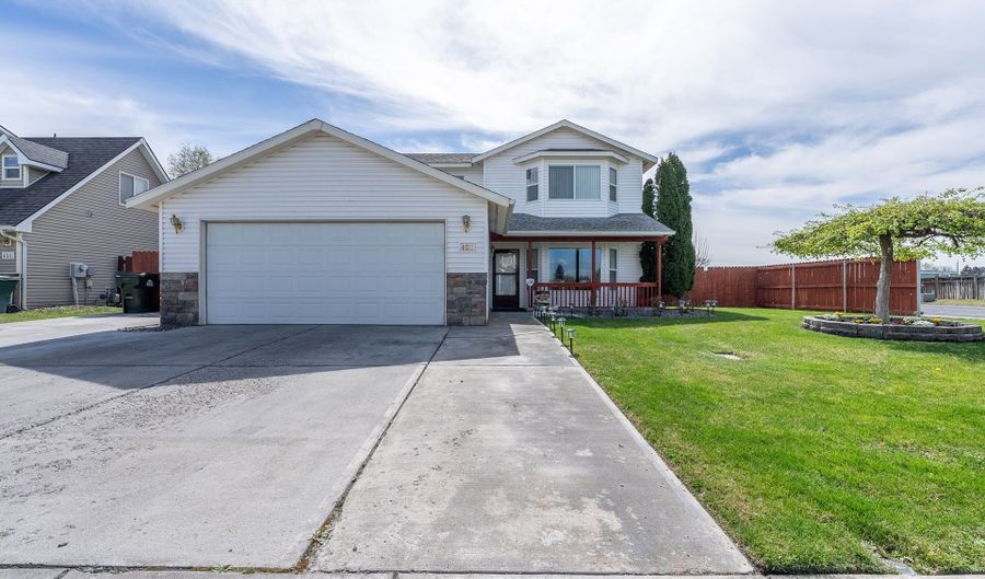 402 E BROWNING Ave, Hermiston, OR 97838 - 4 Beds, 3 Bath