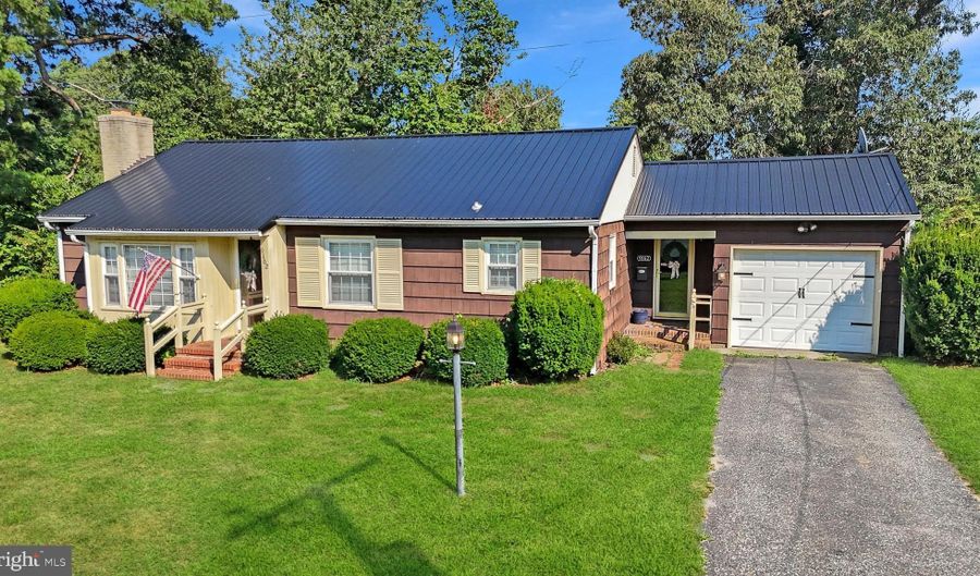 9162 SHARPTOWN Rd, Laurel, DE 19956 - 3 Beds, 1 Bath