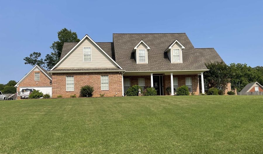 96 CLYDESGATE, Atoka, TN 38004 - 4 Beds, 5 Bath
