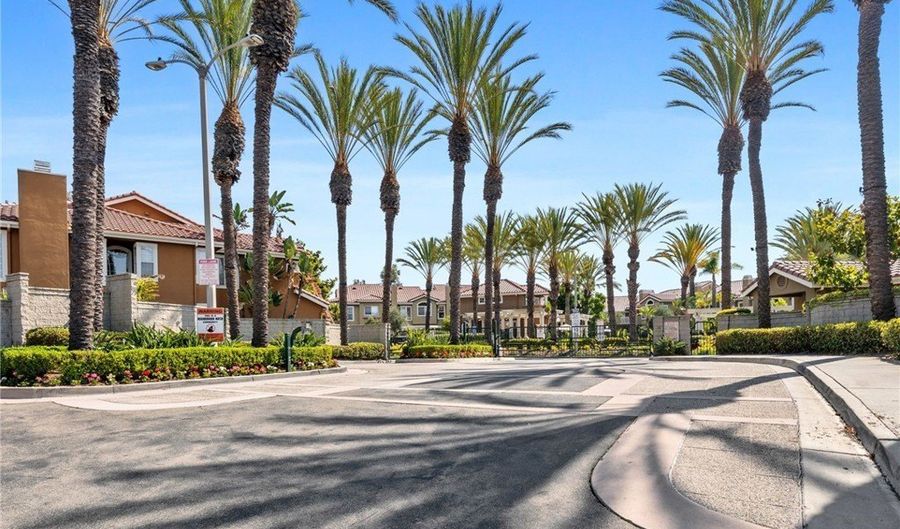 53 Matisse Cir CI26, Aliso Viejo, CA 92656 - 4 Beds, 3 Bath