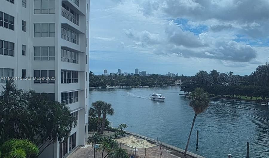 9102 W Bay Harbor Dr 4-C, Bay Harbor Islands, FL 33154 - 1 Beds, 1 Bath