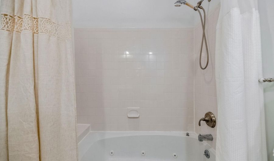 7033 LAFAYETTE Dr 55, Annandale, VA 22003 - 2 Beds, 2 Bath