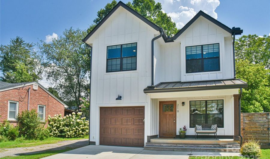219 Fayetteville St, Asheville, NC 28806 - 3 Beds, 3 Bath