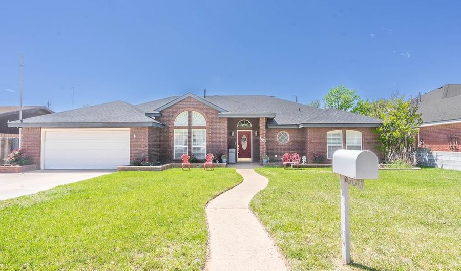 1207 NW 15th St, Andrews, TX 79714 - 4 Beds, 3 Bath