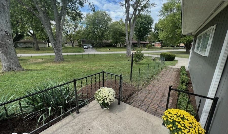 6805 Twin Brooks Dr, Indianapolis, IN 46227 - 3 Beds, 2 Bath